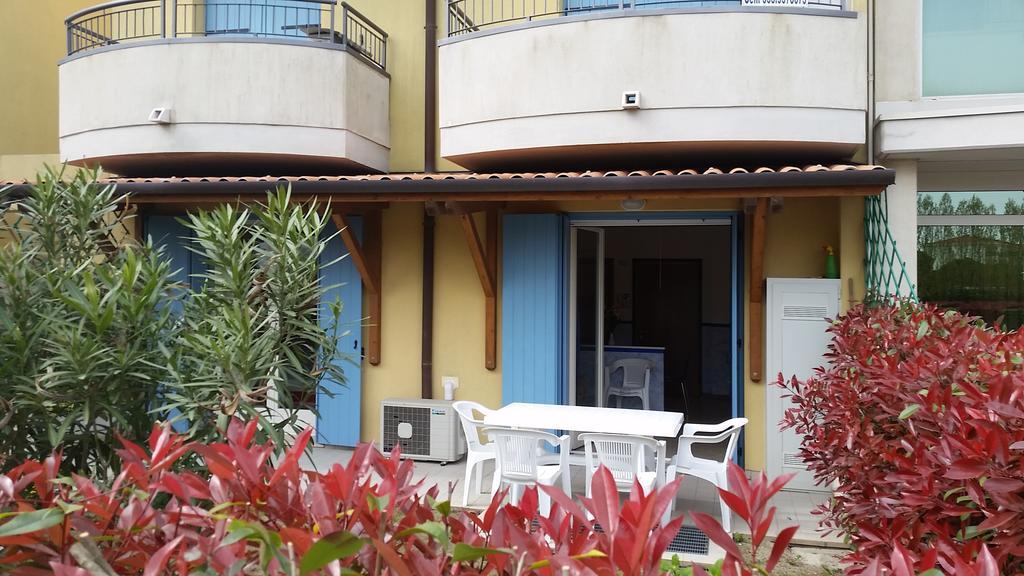 Residence Elisa Piano Terra Con Giardino E Posto Spiaggia Incluso Caorle Room photo