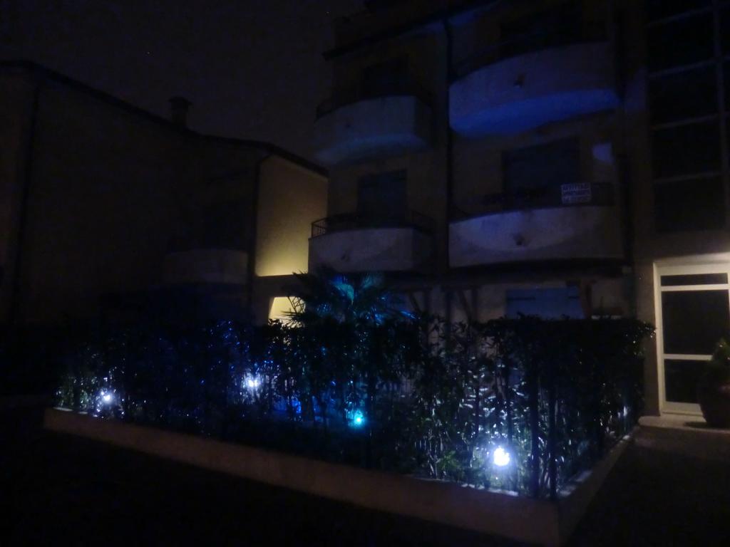 Residence Elisa Piano Terra Con Giardino E Posto Spiaggia Incluso Caorle Room photo
